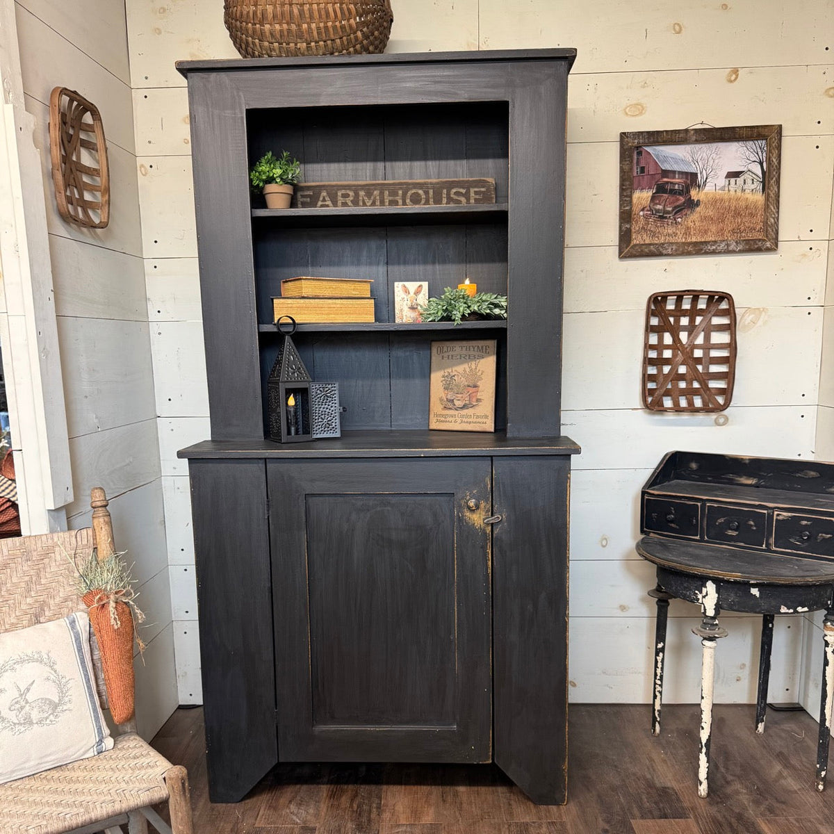Handmade Primitive Cupboards: Timeles...