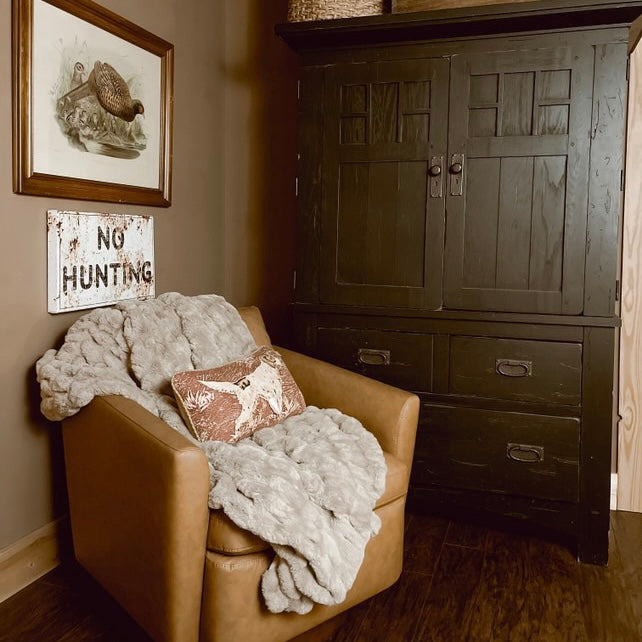 Heirloom Soft Tan Throw – Luxury Faux Fur Blanket