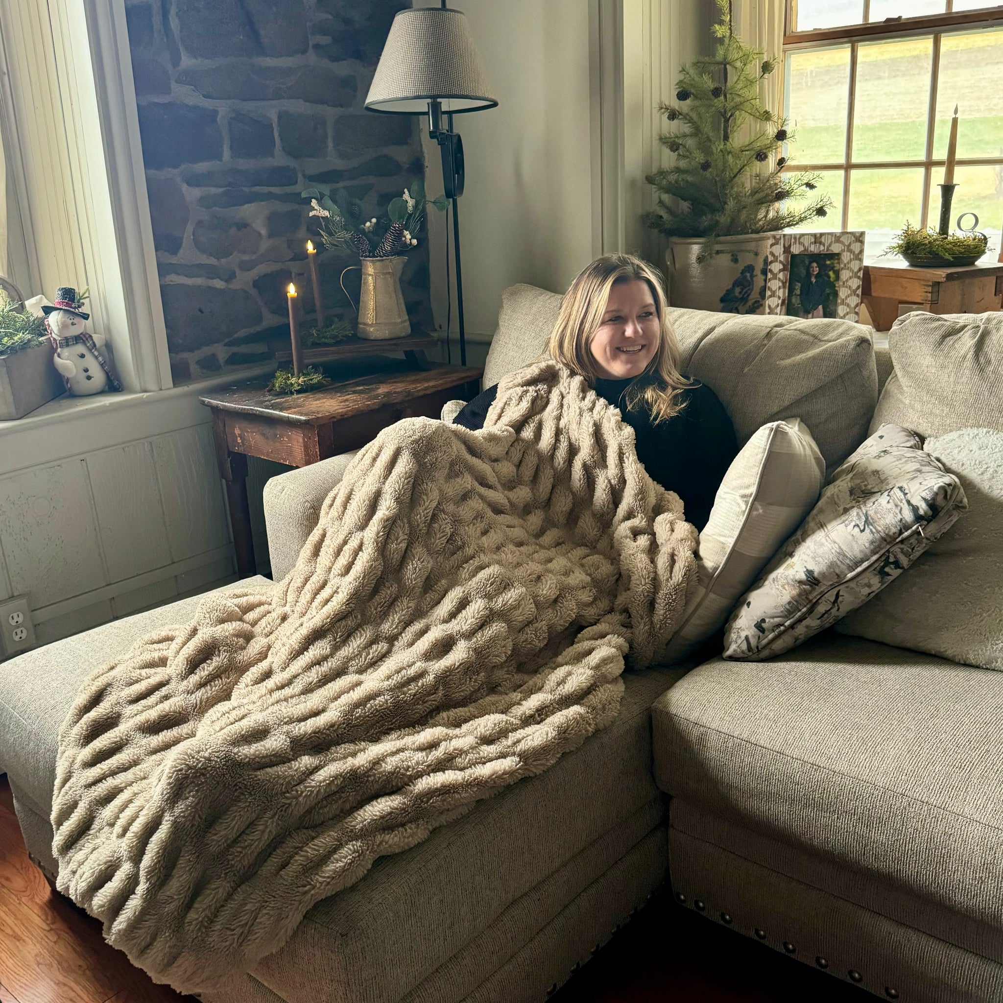 Heirloom Soft Tan Throw – Luxury Faux Fur Blanket