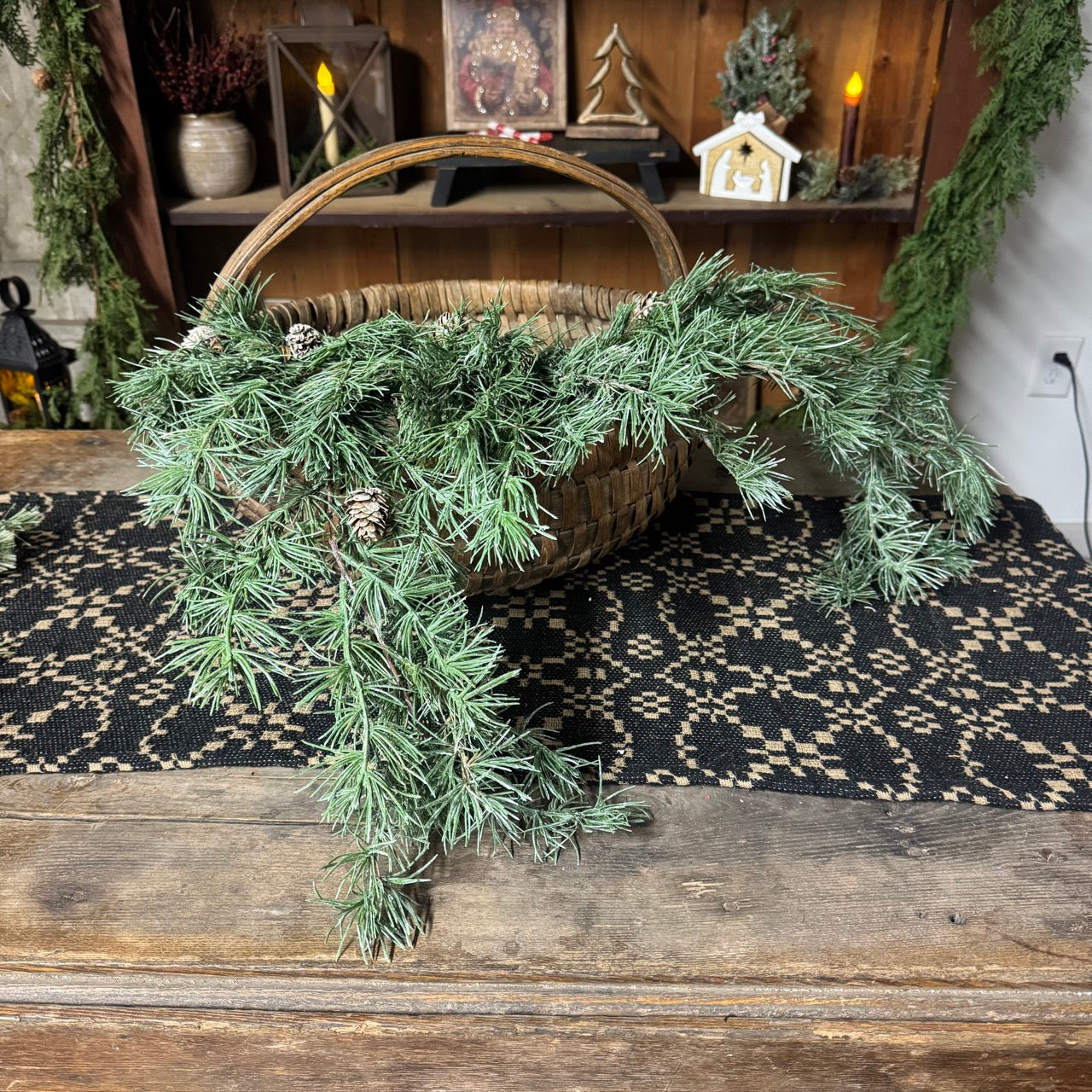 Draping Winter Pine - Set of 2