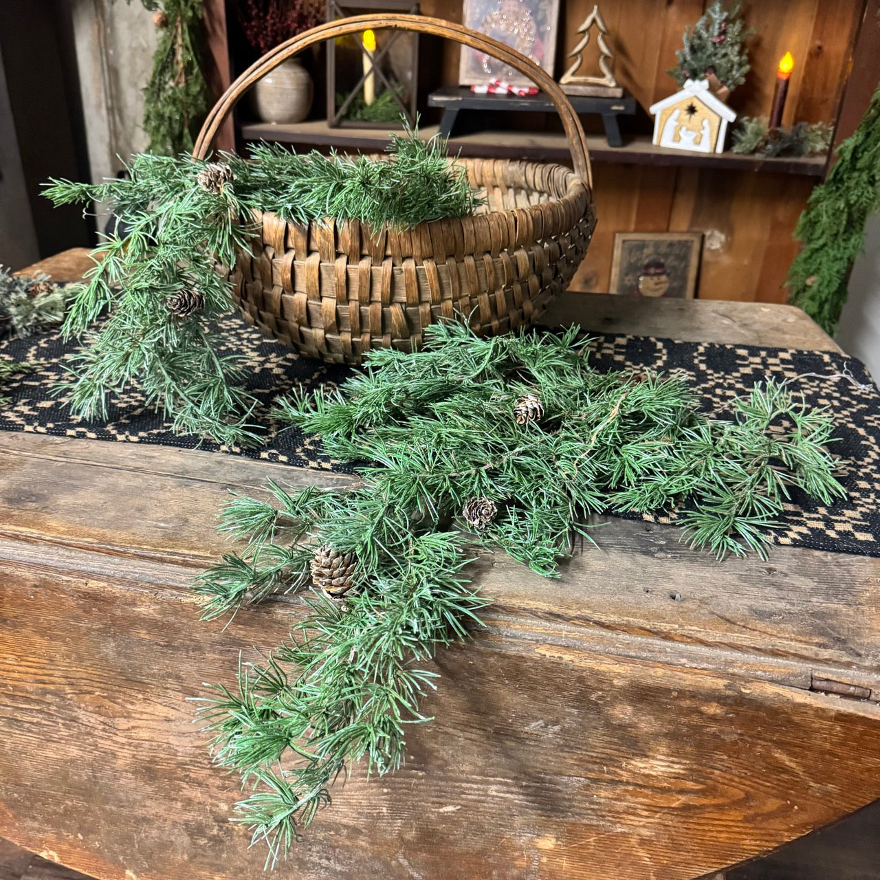 Draping Winter Pine - Set of 2