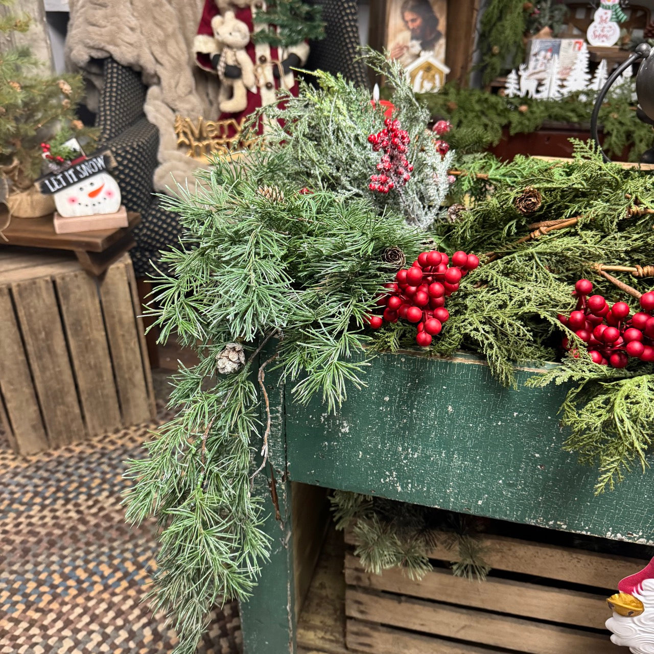 Draping Winter Pine - Set of 2