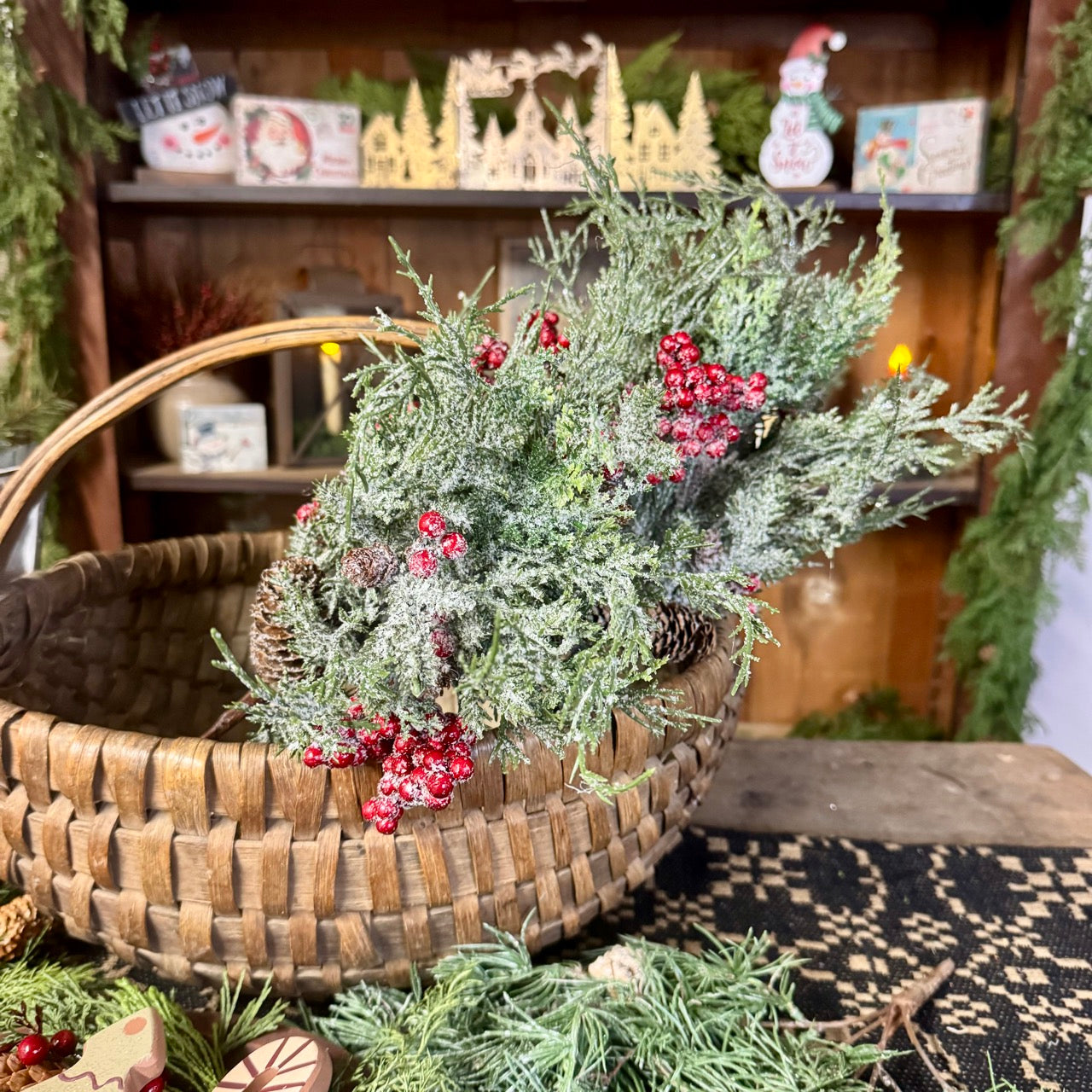 Glistening Cedar Pick