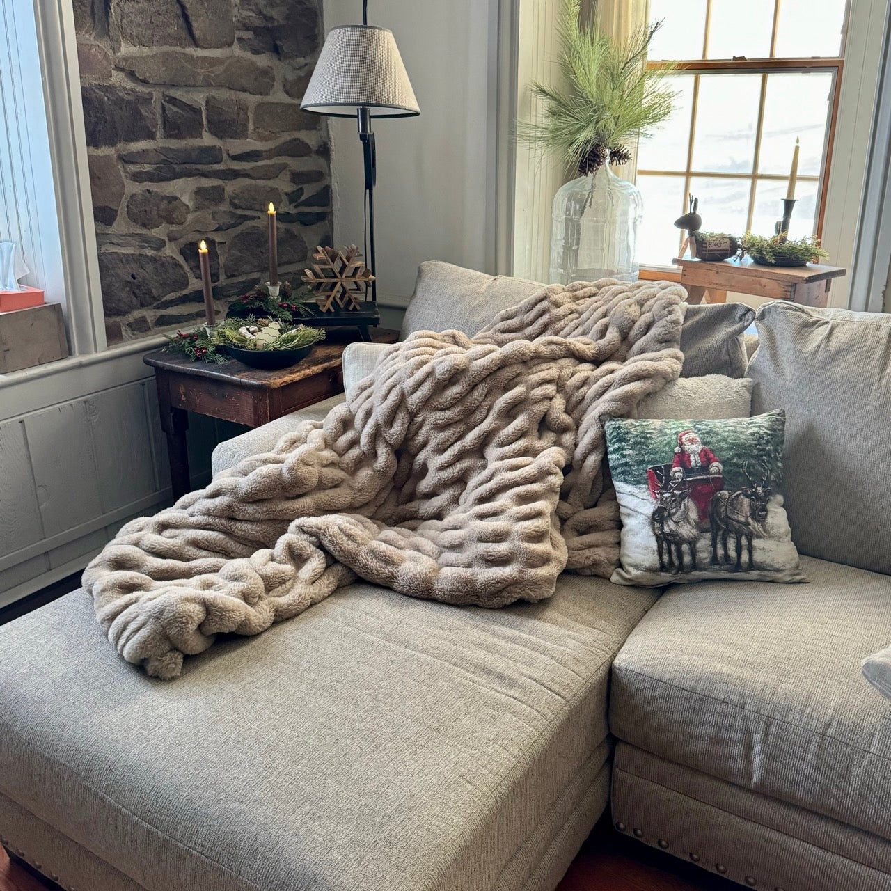 Heirloom Soft Tan Throw – Luxury Faux Fur Blanket