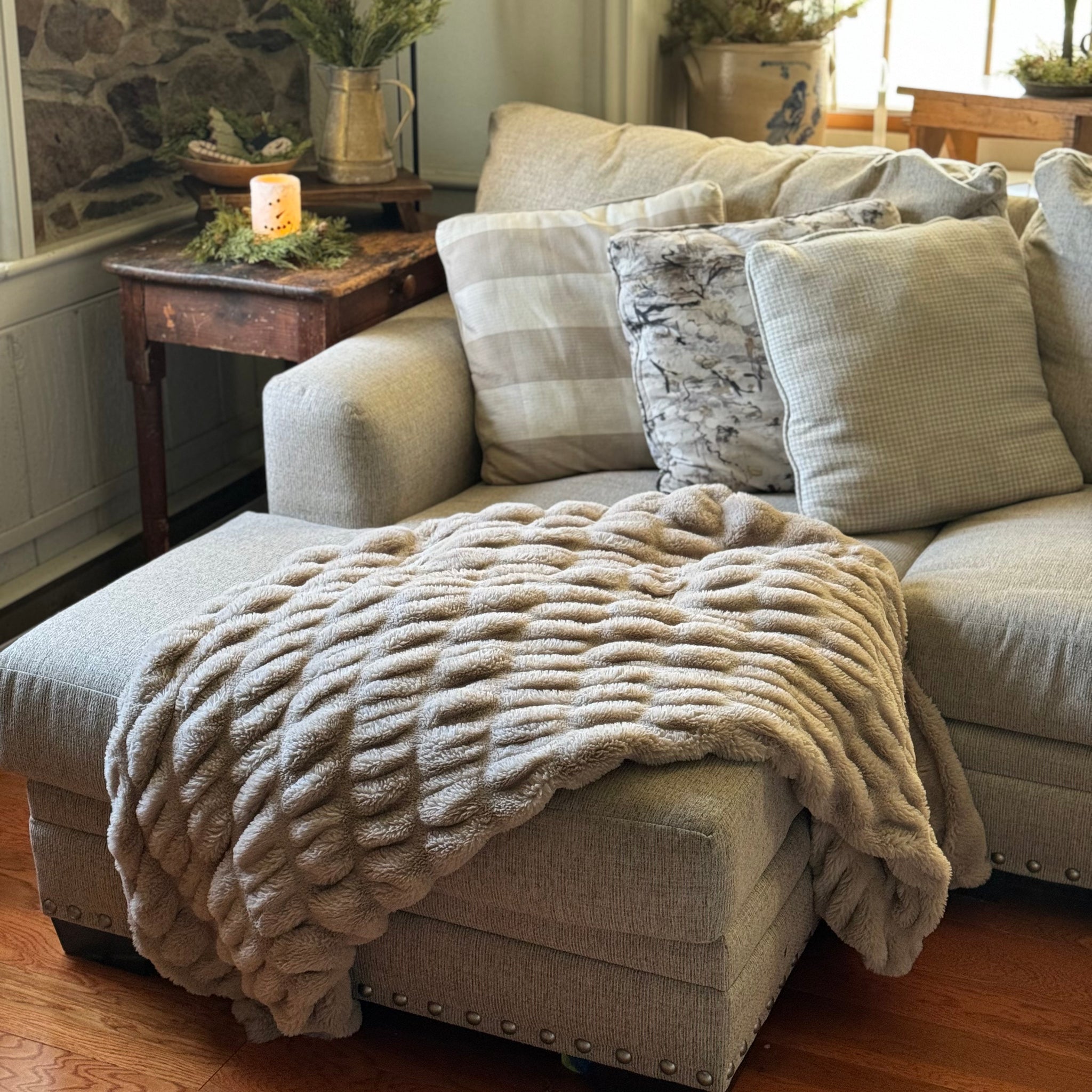 Heirloom Soft Tan Throw – Luxury Faux Fur Blanket