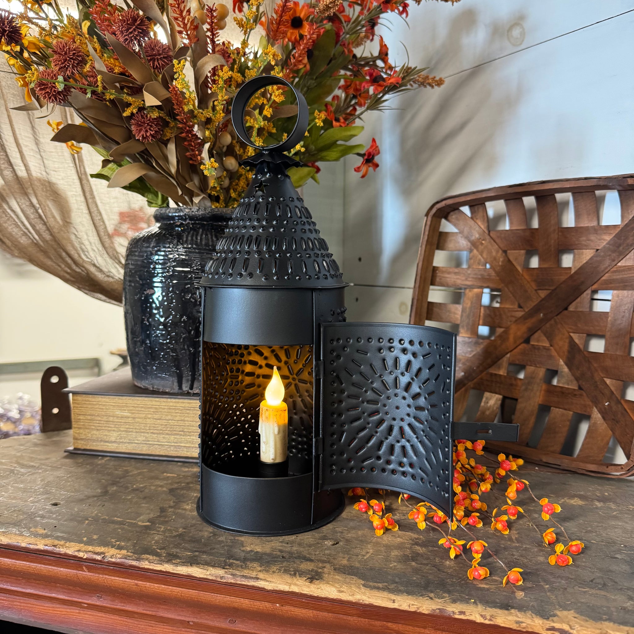 Farmhouse Lantern w/Cream Candle Set