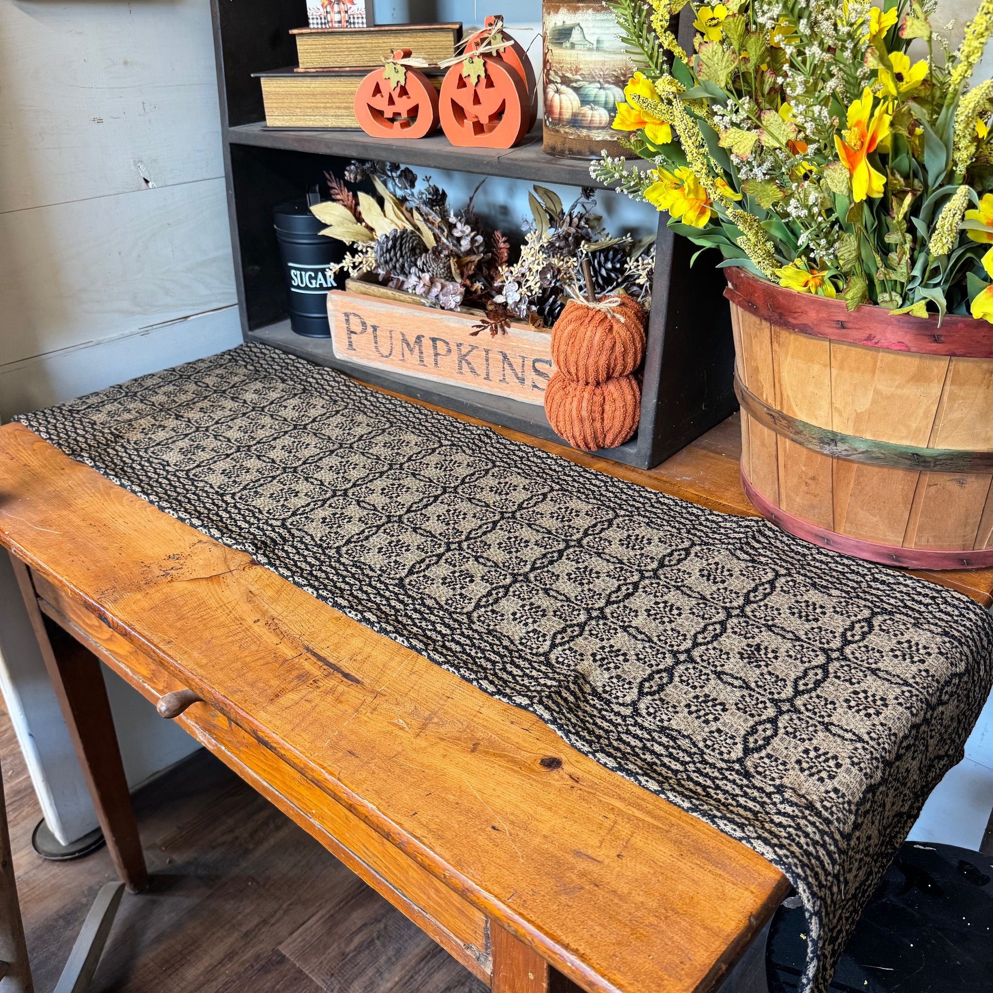 Colonial Table Runner