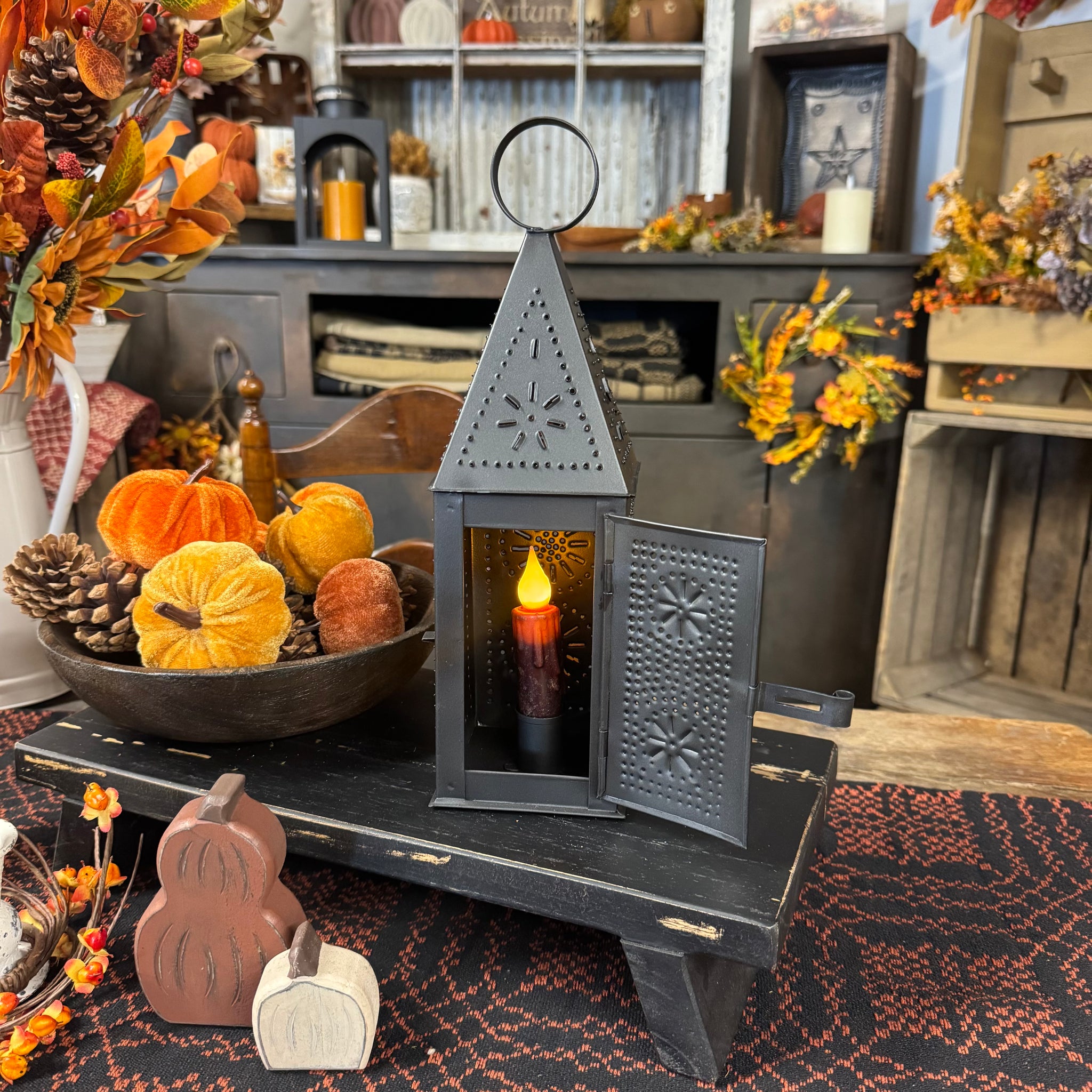 Chapel Lantern w/ Candle Set