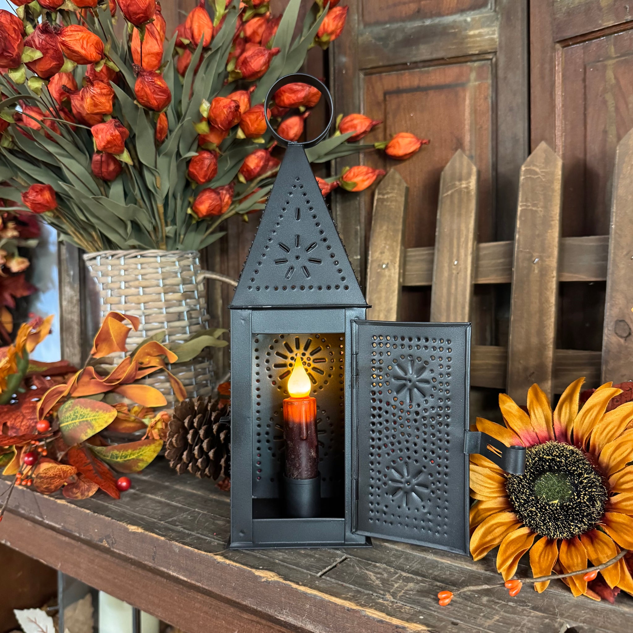 Chapel Lantern w/ Candle Set