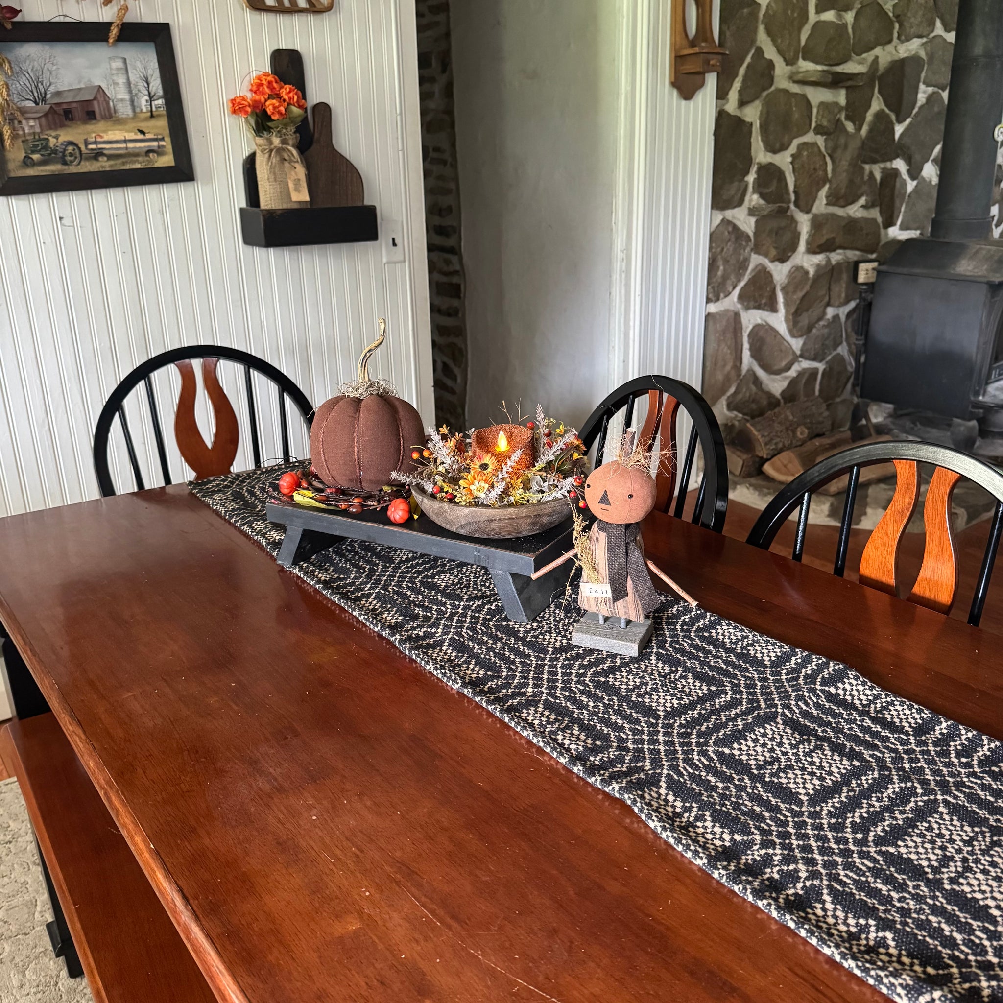 Williamsburg Table Runner