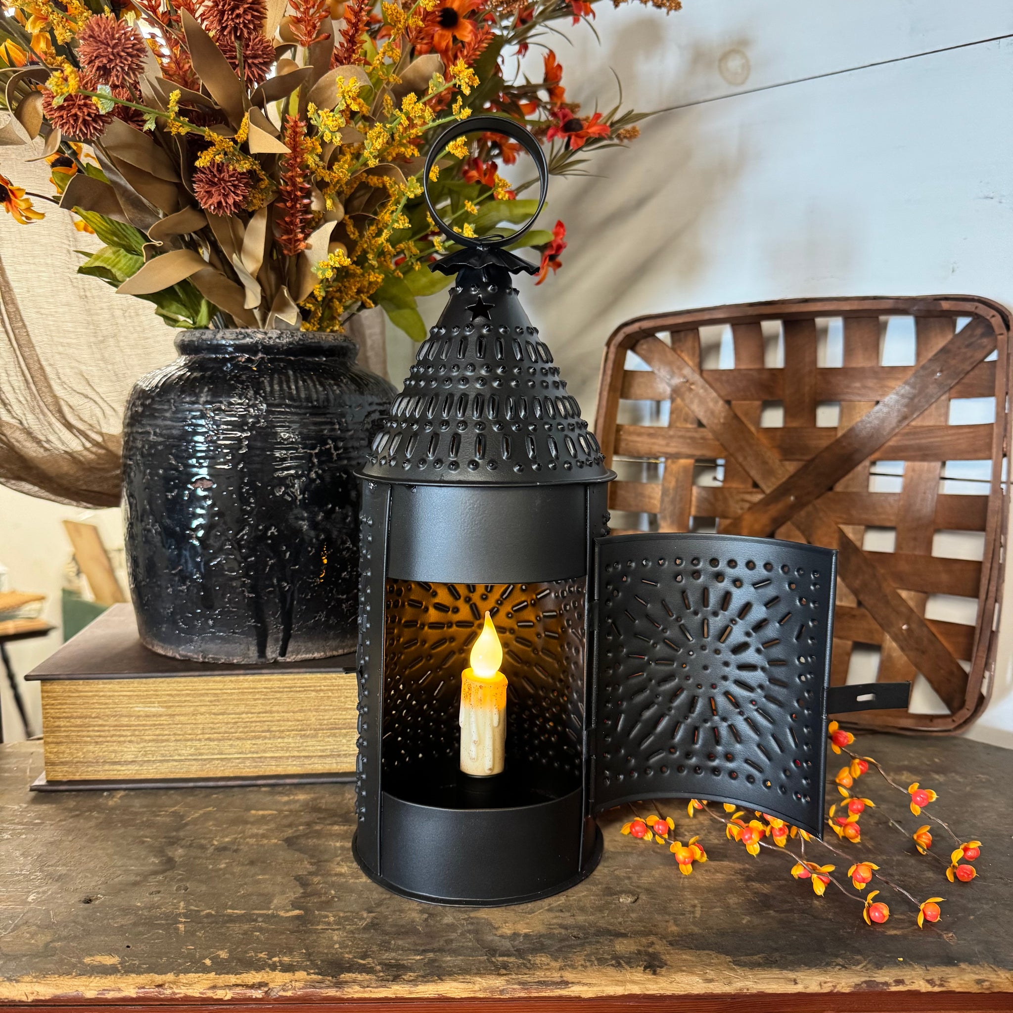 Farmhouse Lantern w/Cream Candle Set