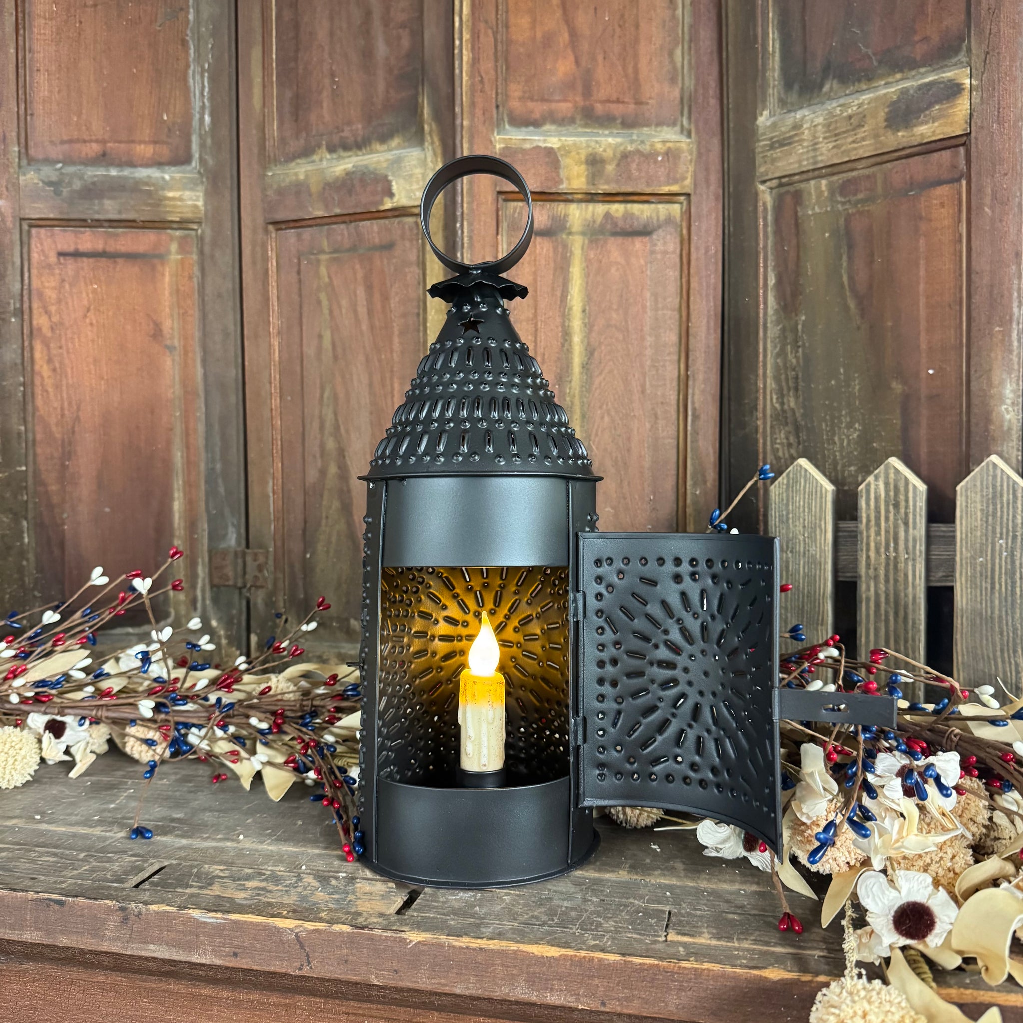 Farmhouse Lantern w/Cream Candle Set