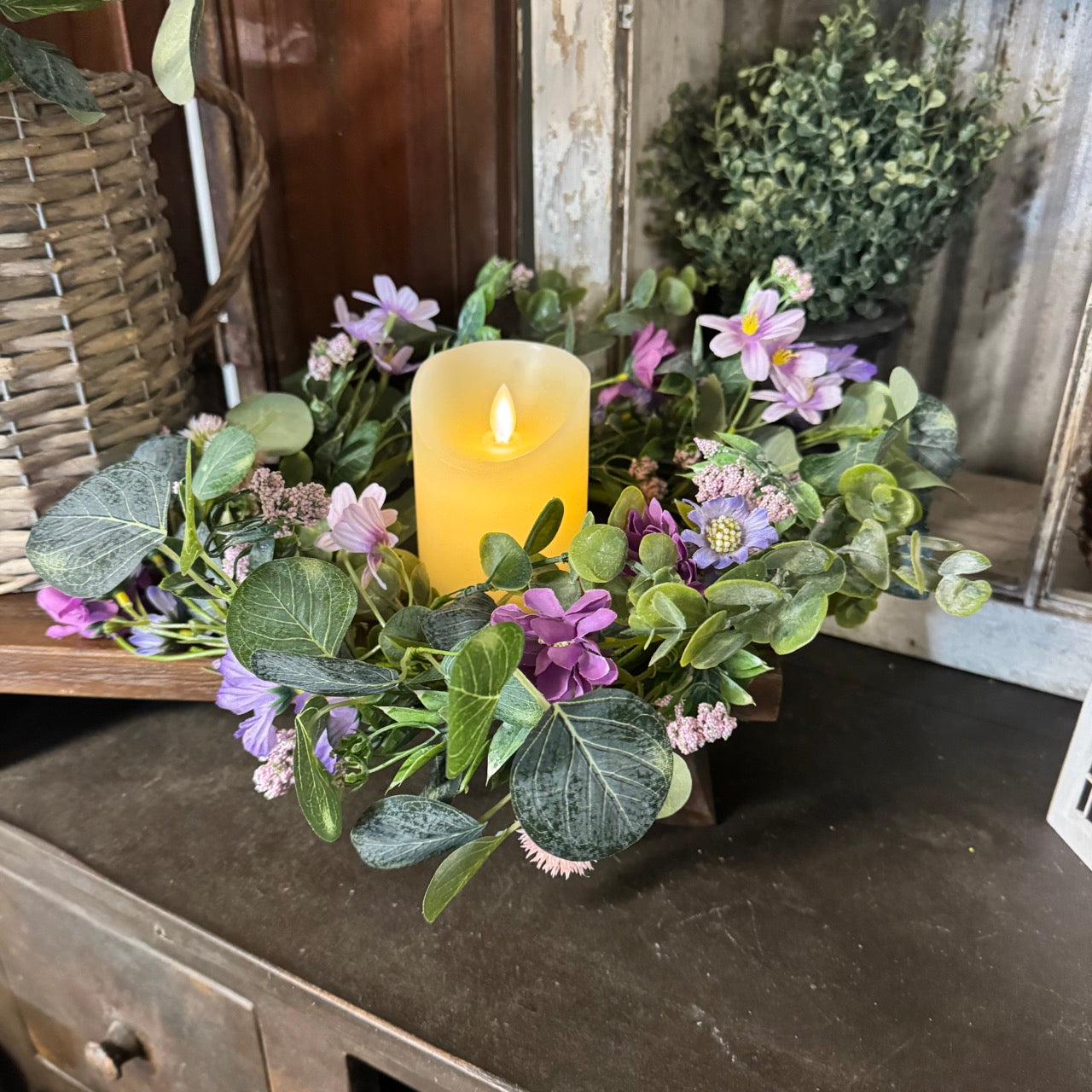 Classic Ivory Flicker Pillar