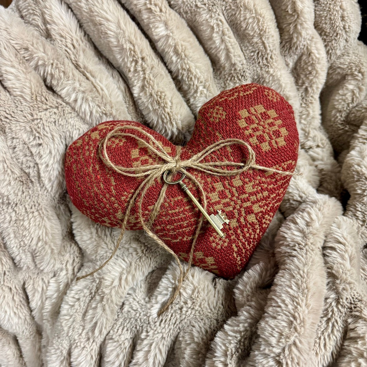 Handmade Primitive Heart - Large Pattern