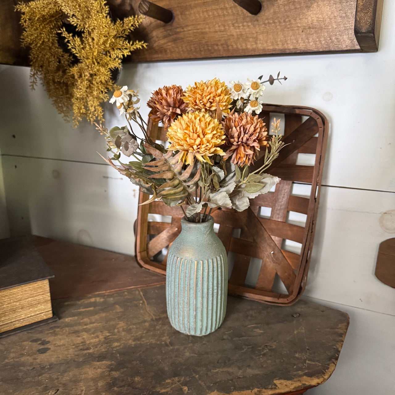 Golden Chrysanthemum Set w/Vase!