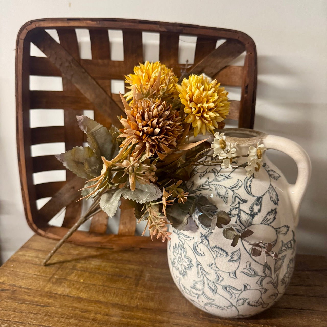 Golden Chrysanthemum Pick