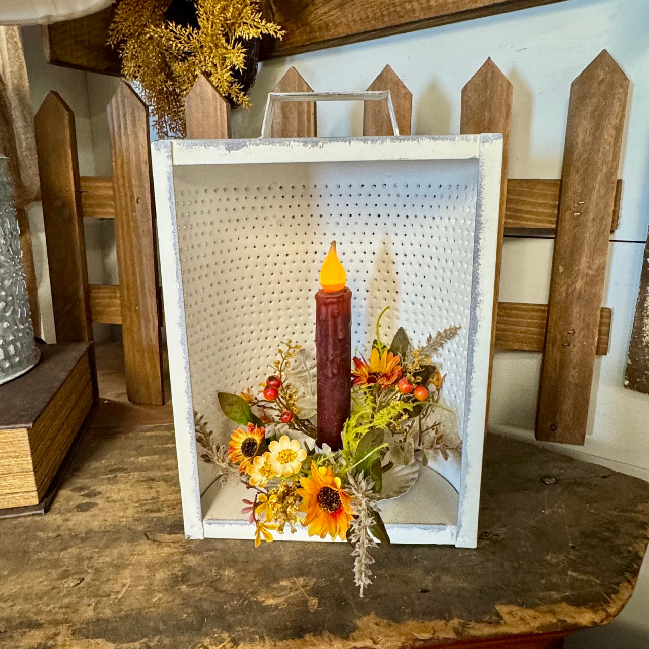 Cottage Lantern Set