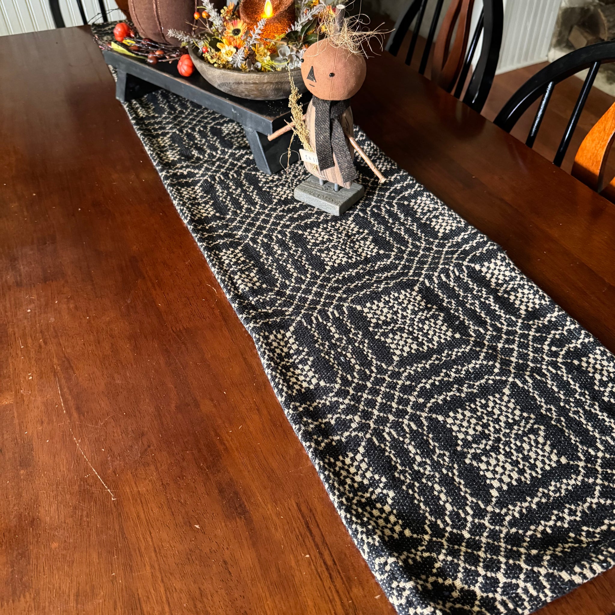 Williamsburg Table Runner