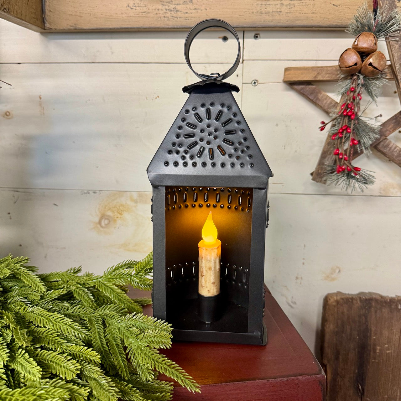 Windsor Lantern w/Candle Set
