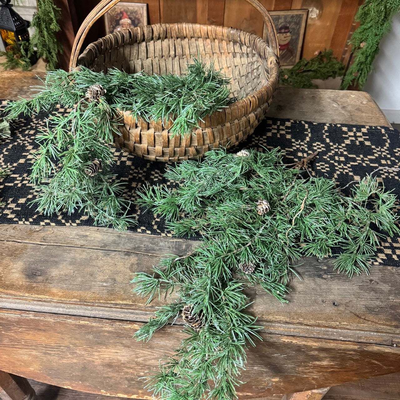 Draping Winter Pine - Set of 2