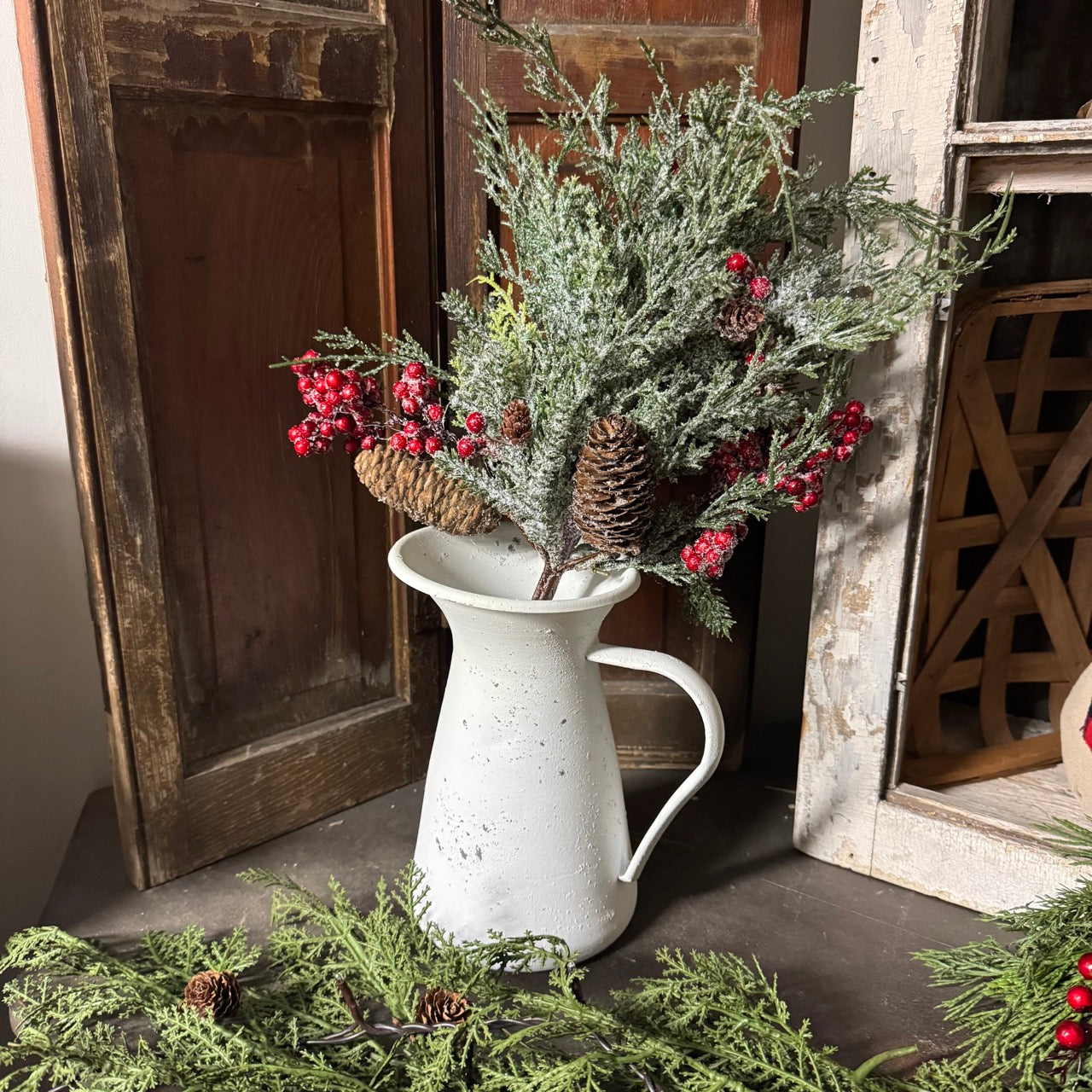 Glistening Cedar Pick